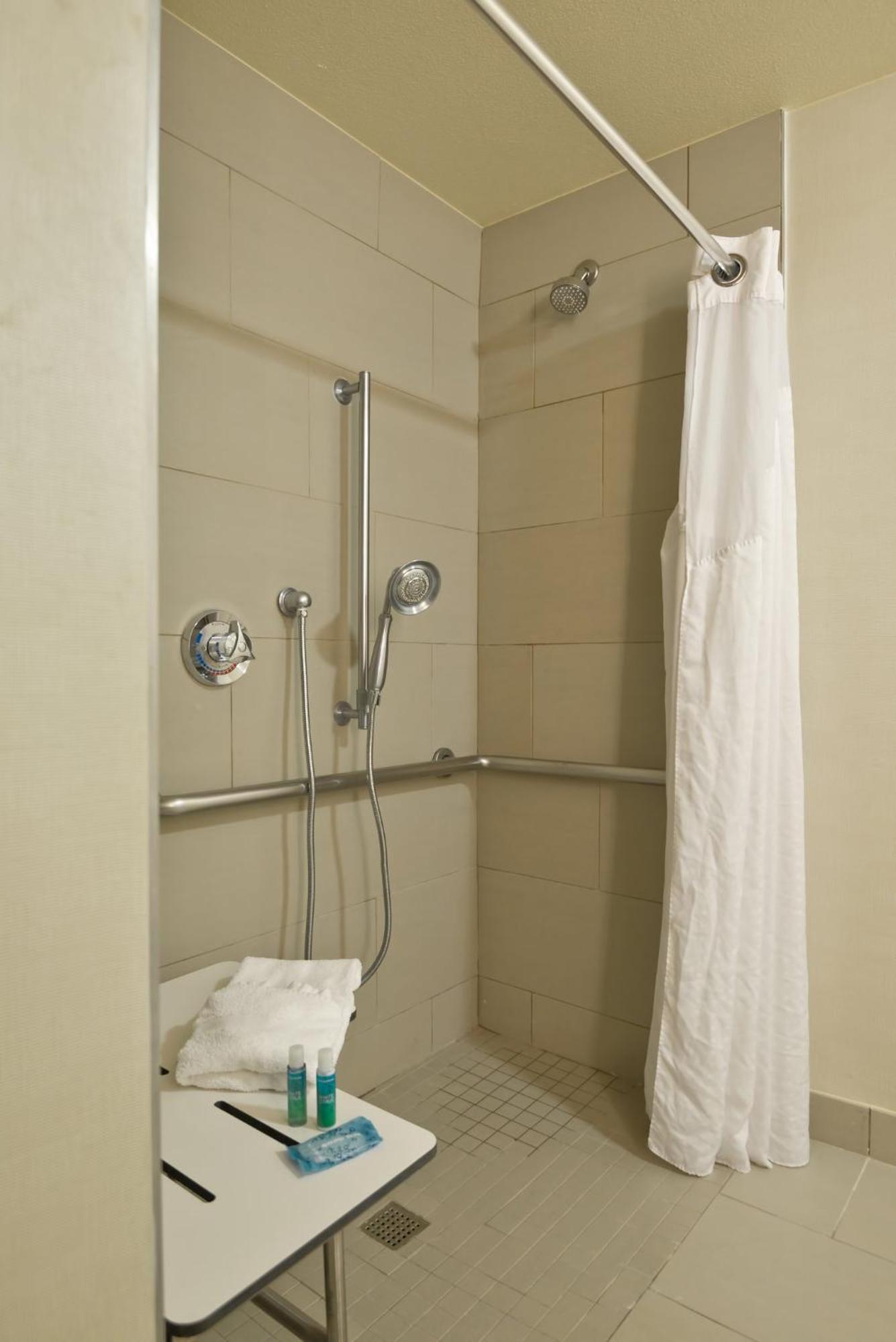 Express Newport By Ihg Resort Newport Beach